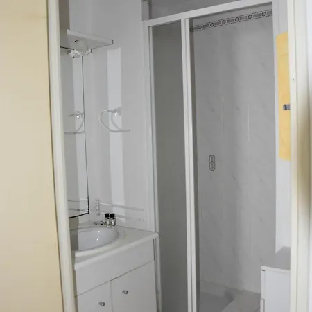 Appartement 1 Chambre, Avec Loggia Et Vue Sur Le Port Olona La Chaume Exterior photo