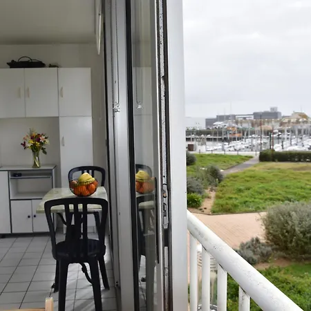 Appartement 1 Chambre, Avec Loggia Et Vue Sur Le Port Olona La Chaume Exterior photo