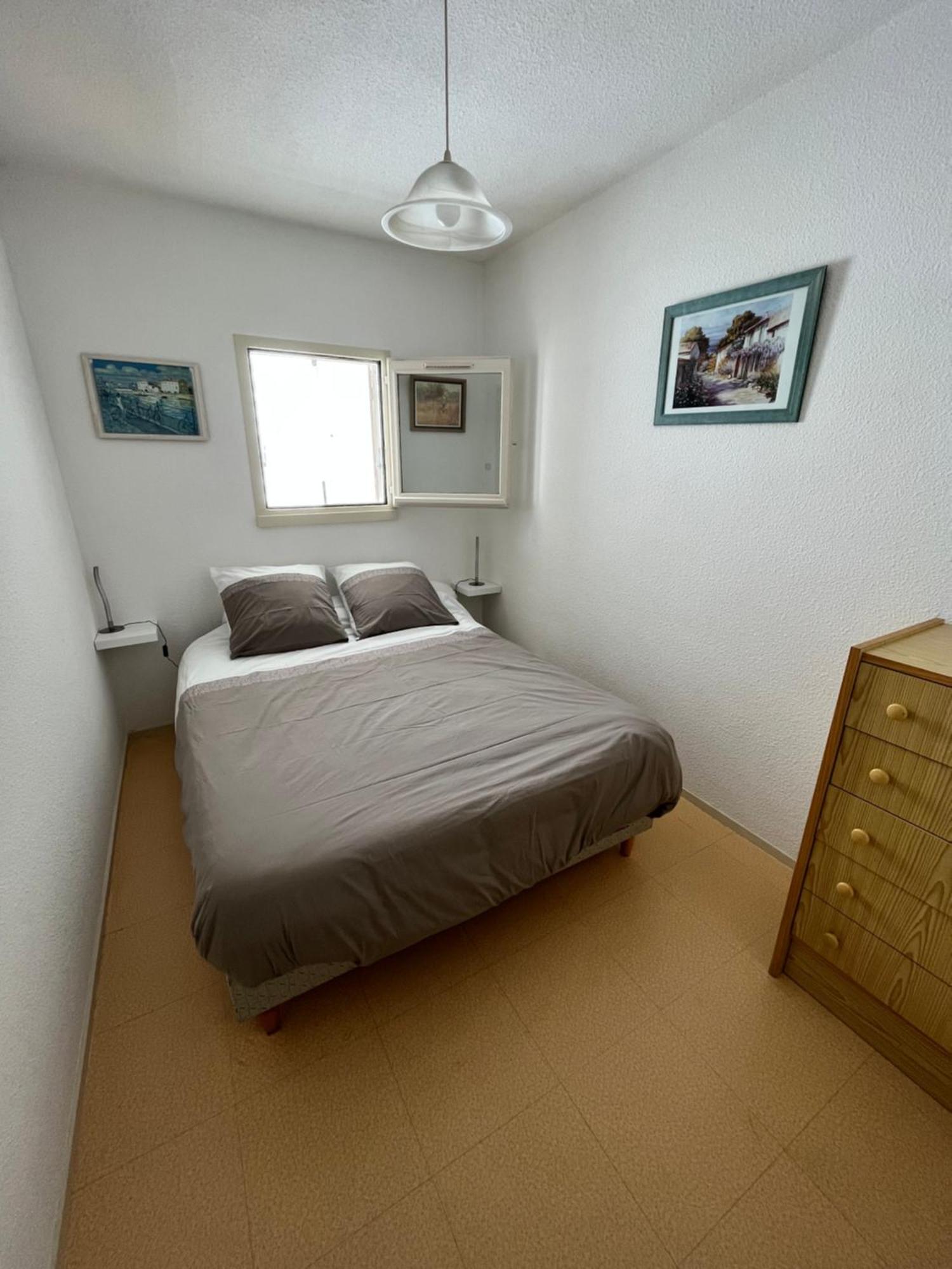 1 Chambre, Avec Loggia Et Vue Sur Le Port Olona