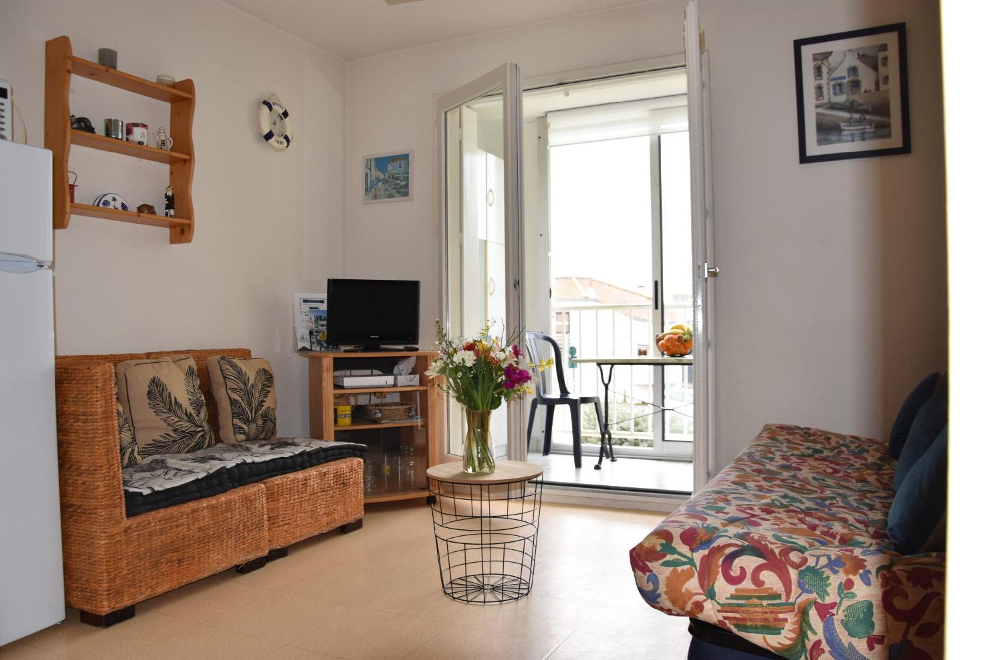 1 Chambre, Avec Loggia Et Vue Sur Le Port Olona Apartment